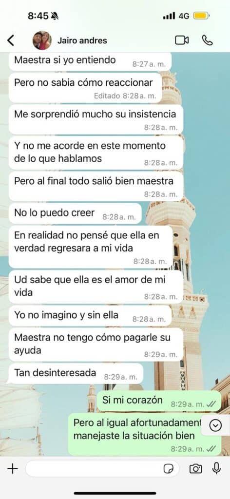 Captura de WhatsApp donde un cliente expresa cómo recuperó a su pareja gracias a un amarre de amor personalizado